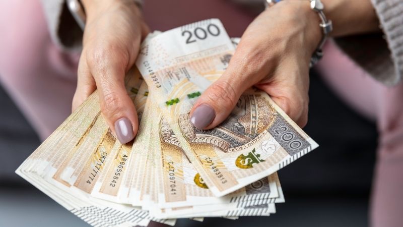 Mơ Thấy Nhận Tiền Đánh Đề Con Gì