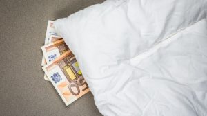 Mơ Thấy Tiền Bị Cắn Nát