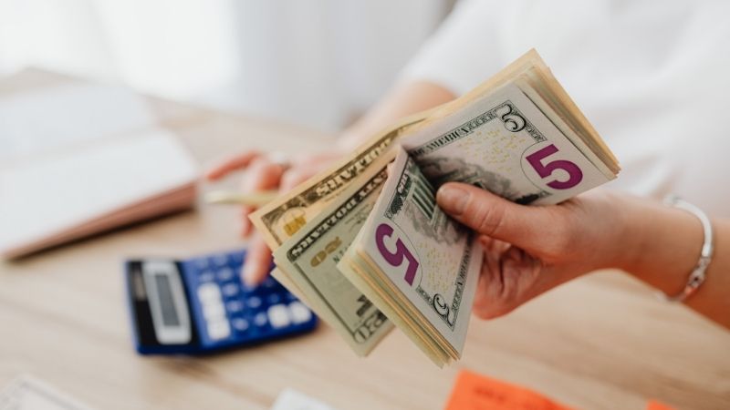 Mơ Thấy Tiền Bị Cháy